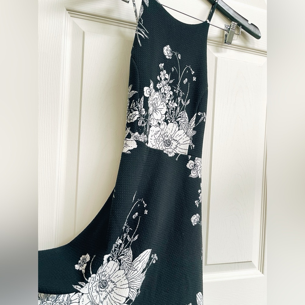 Francesca's  Soprano Black Floral Skater Dress SMALL